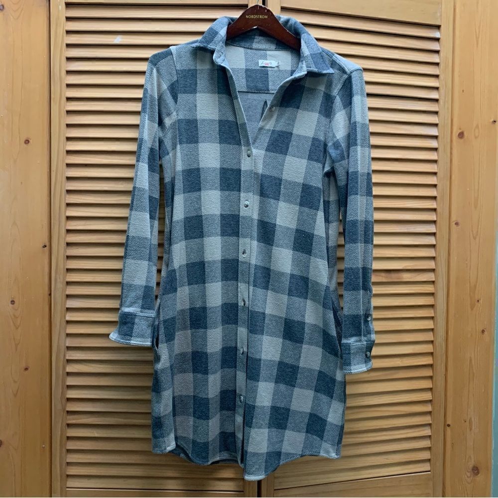 FahertyβWomenβsβFlannelβDressβSizeβSmall